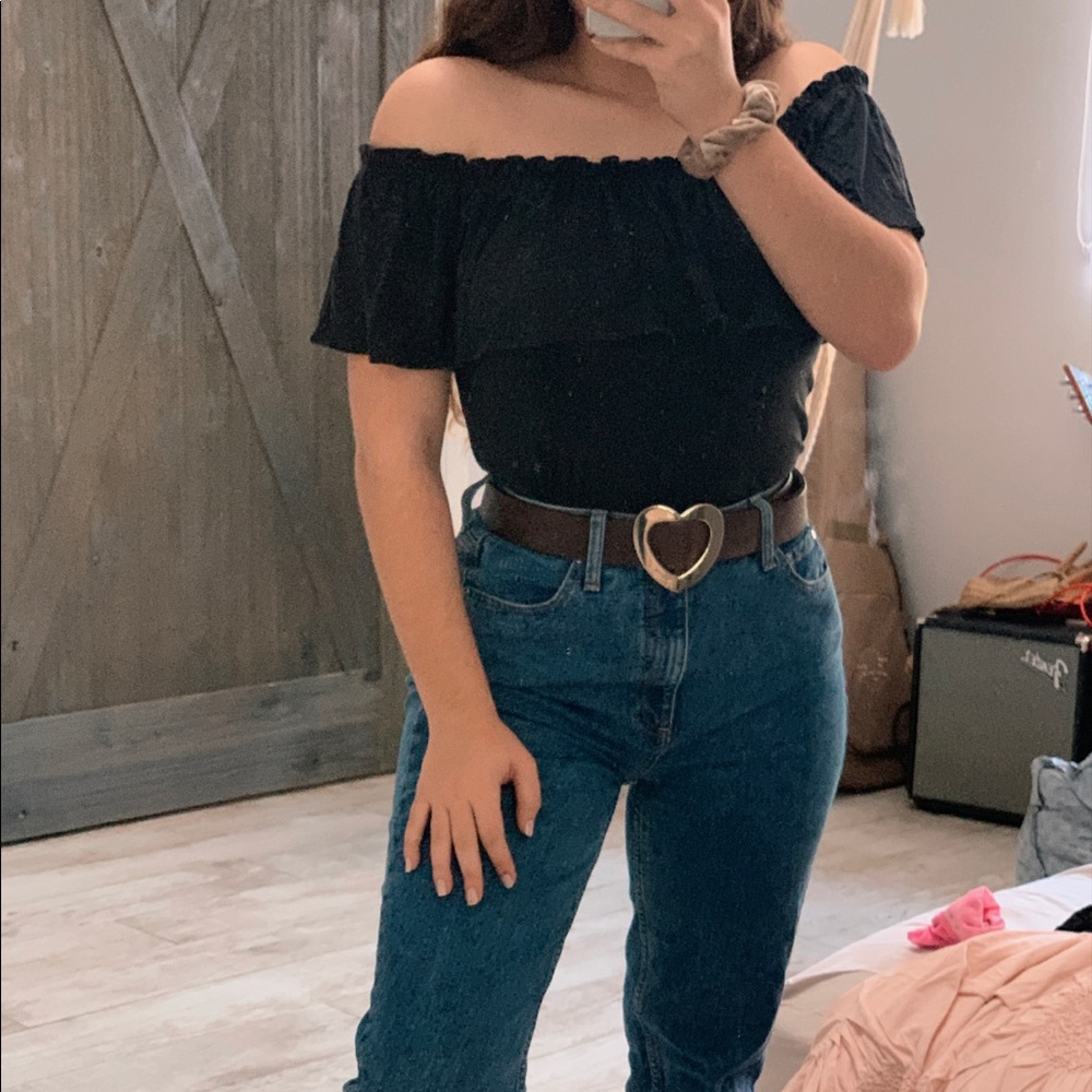 OFF THE SHOULDER TOP
